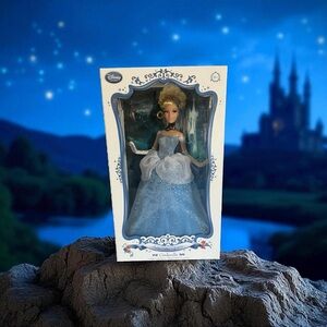 *Rare* Disney Store Cinderella Limited Edition Doll 2012